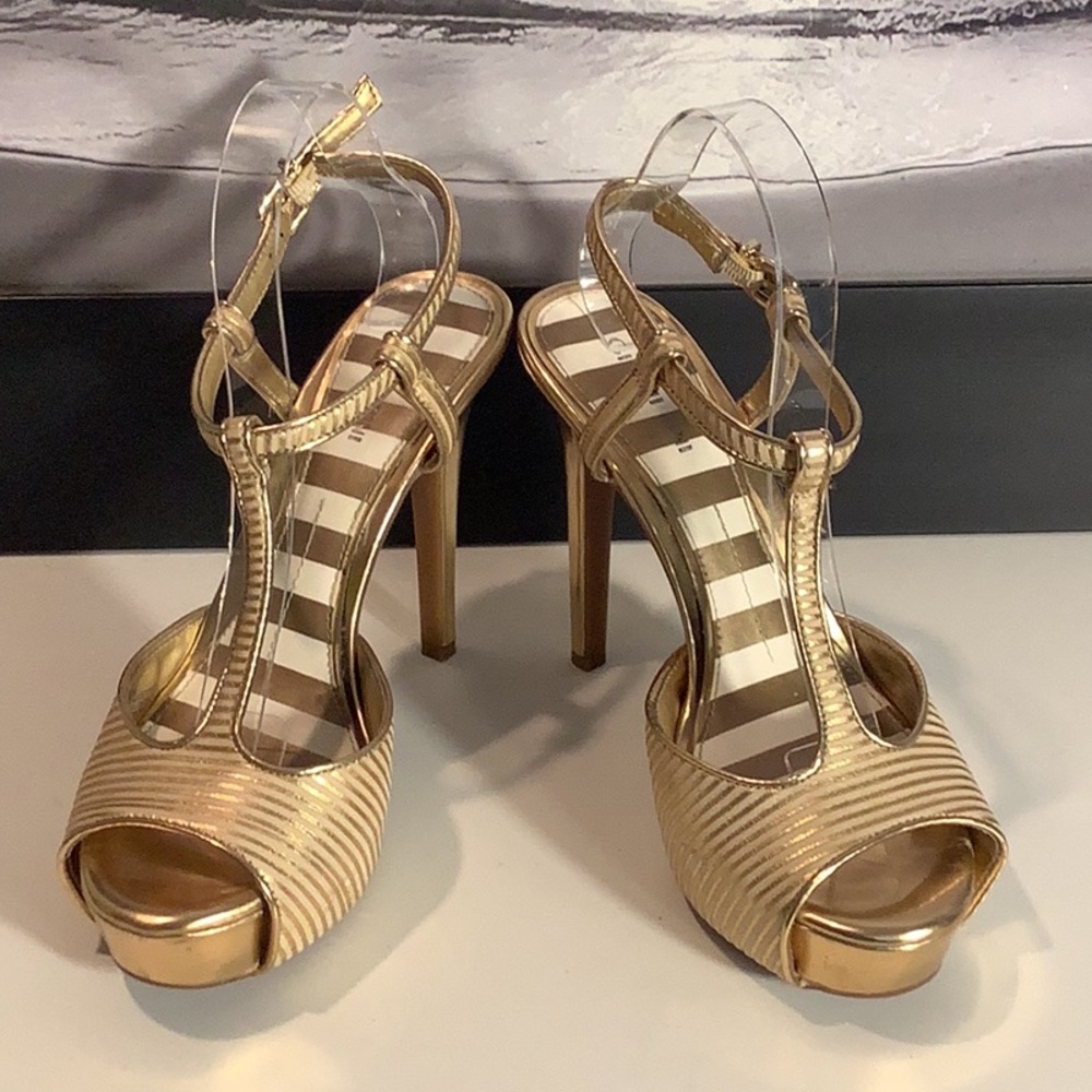 Gianni Bini Gold Metallic Leather T Strap Platform Stilettos Heels Sz 8.5